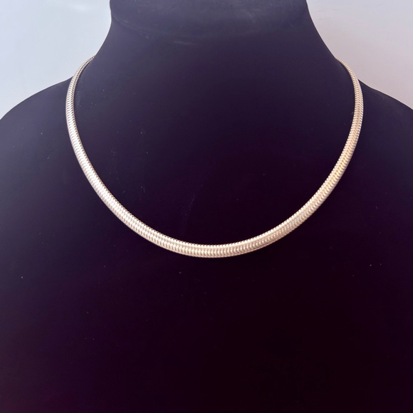 Estate Chunky Wide Heavy Round Flat Snake 5.5mm Collar Chain 18" Necklace VTG - Picture 2 of 5